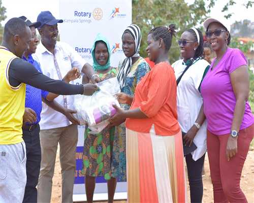 <b>大龄单身女去海外做供精试管，挑选精子库的注意事项</b>